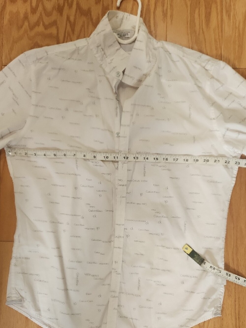 Calvin Klein White Button-Up Shirt Body Fit with Subtle Gray Logo Print Large - Picture 13 of 16